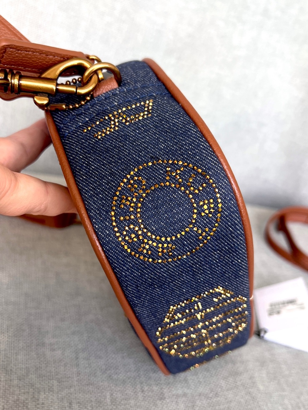 Kurt Geiger Chiswick Camera Denim Crystal Logo chain wide strap dark blue wash - Picture 10 of 17